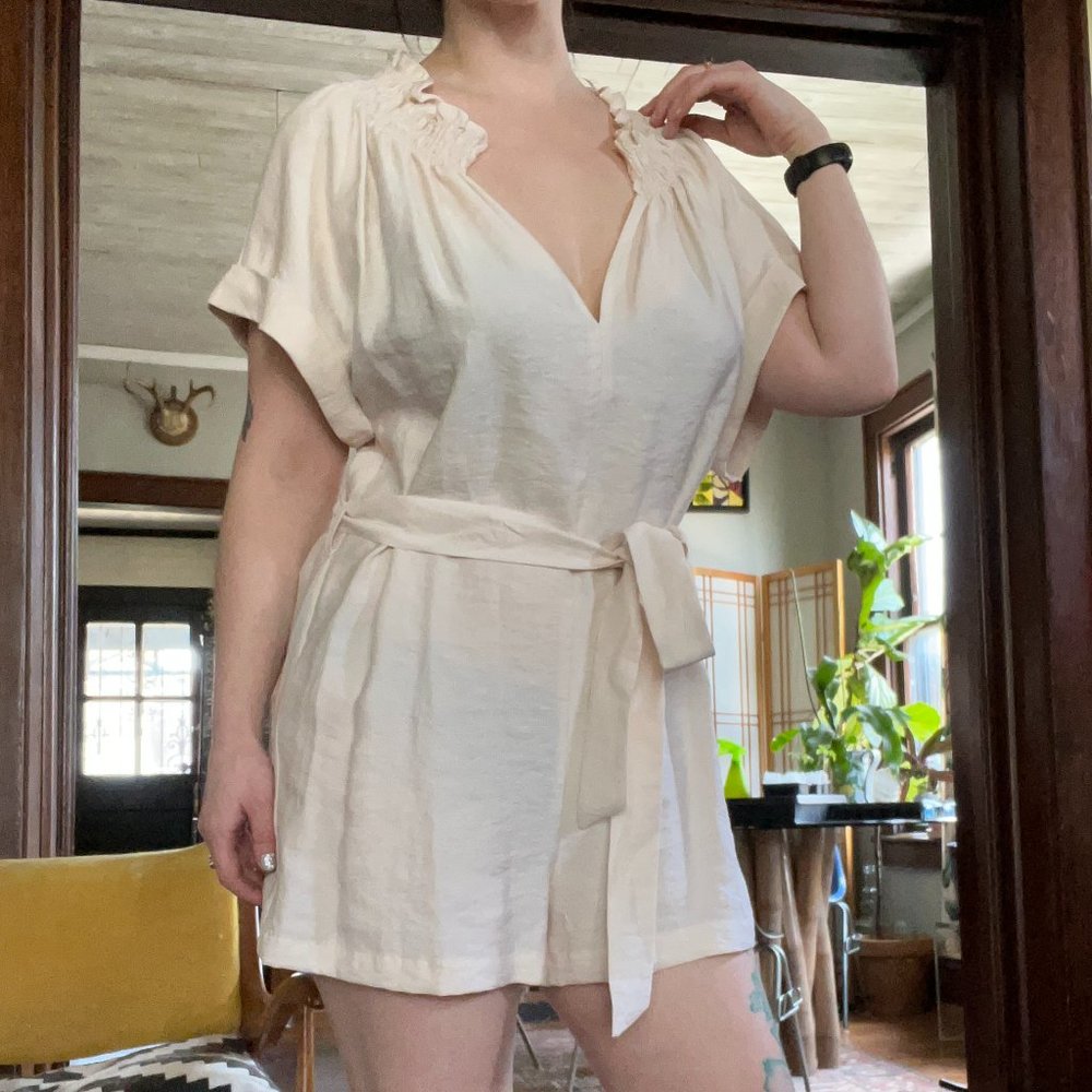NWT Zara Ivory Tie-Waist Drop-Shoulder Romper w/ Tacked Sleeves